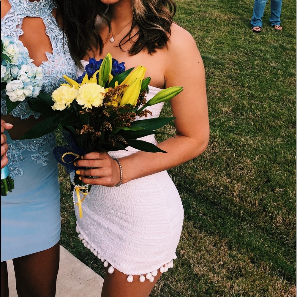Dress - Picture 4 of 4